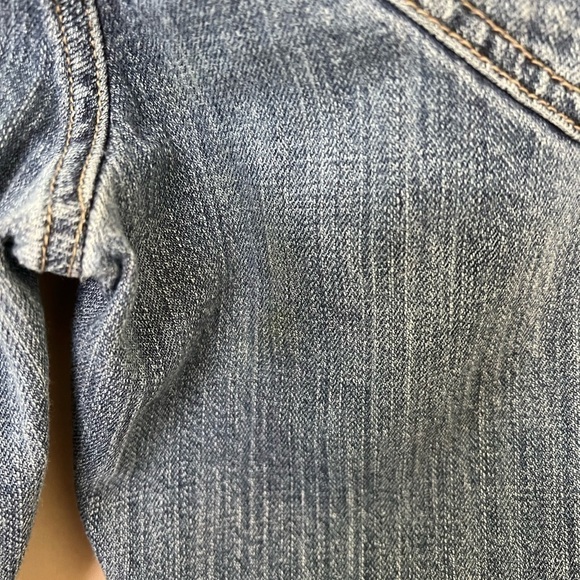 American Eagle Women’s 6 Blue Medium Wash Distressed Straight Leg Jean - Picture 3 of 8